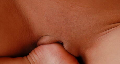 Facinating brunette hottie Eleni in hot panties makes some hot foot fetish action 